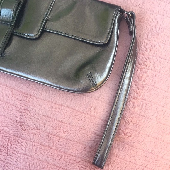 Danier, NWOT, Silver Leather Wristlet, Clutch - Picture 4 of 10
